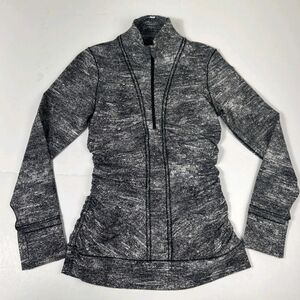 lululemon Size 2 Pullover Knit Atleasure Casual Streetware Travel Top